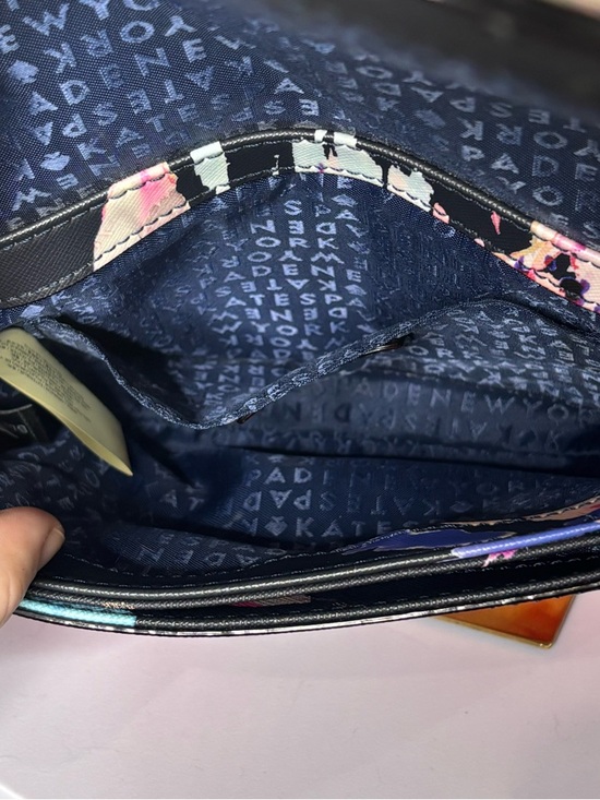 Kate Spade Carson Laurel Way Crossbody Purse - Picture 8 of 10